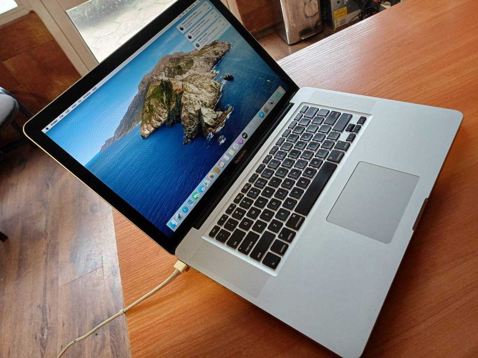 Macbook 15 Pro 2011 Core i7/8GB Ram/750GB  лаптоп