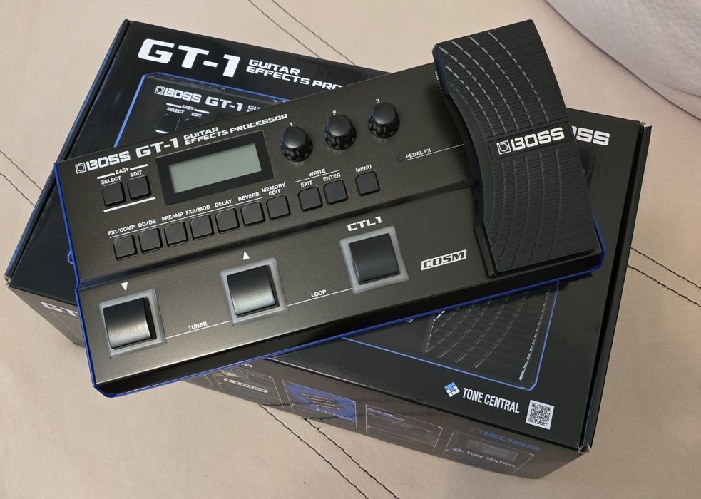 Продавам процесор BOSS GT-1