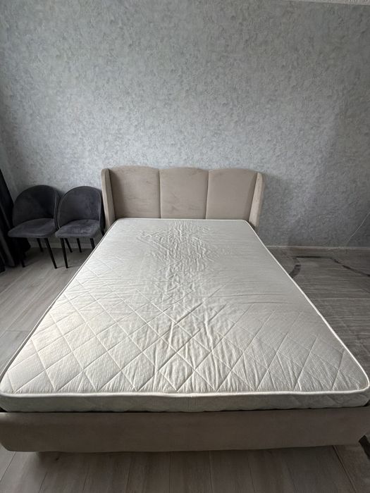 Продам двухспальную кровать