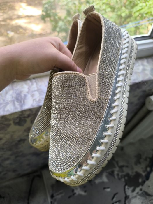 Блестящая обувь размер 39-40