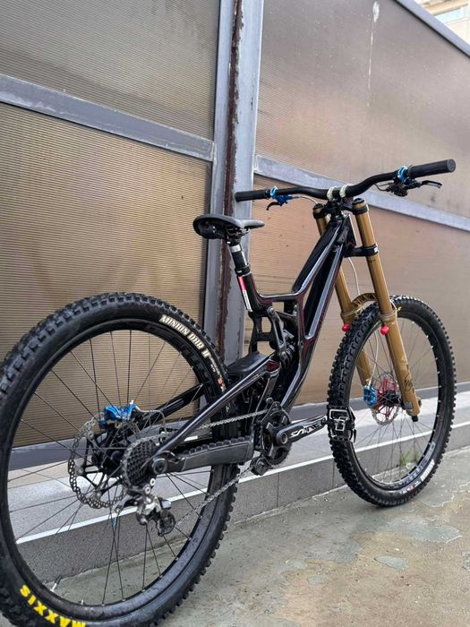 MTB Велосипед SANTA CRUZ v10.8 CC 2025