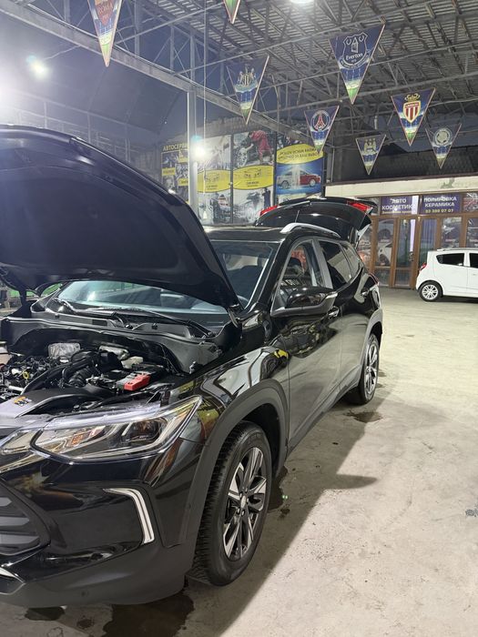 Tracker Premier 2023yil 33.000km Toza ideal