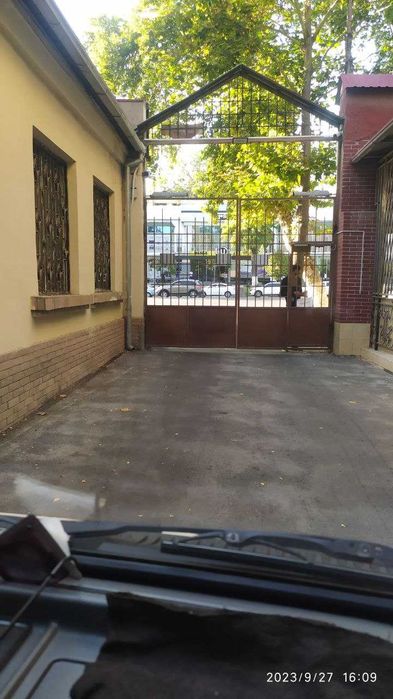 Сдаю 3- х комнатную квартиру в центре