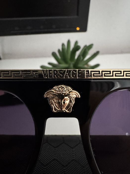 vand ochelari versace - stil luxury
