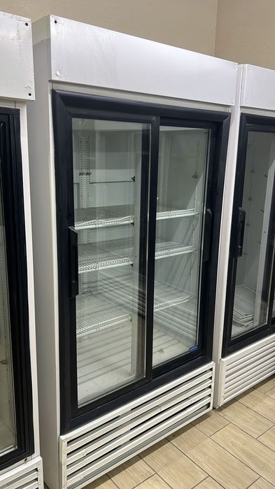 Витринный холодильник