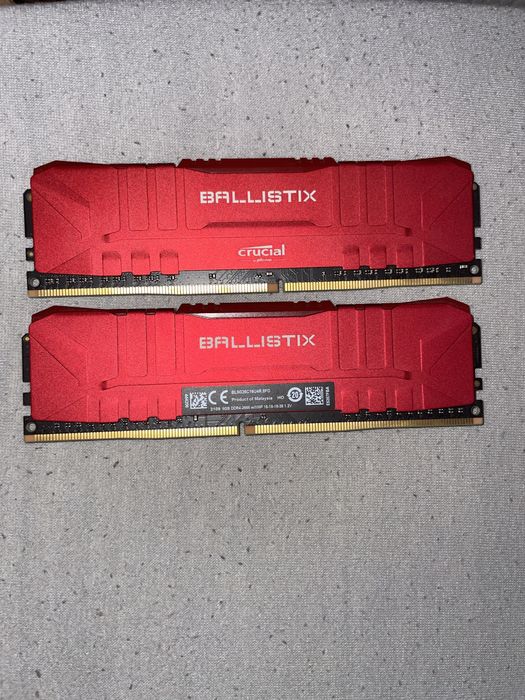 Продавам Crucial Ballistix DDR4 RAM – 16GB (2×8GB), 2666 MHz