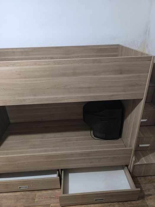 Продается детская двухъярусная кровать