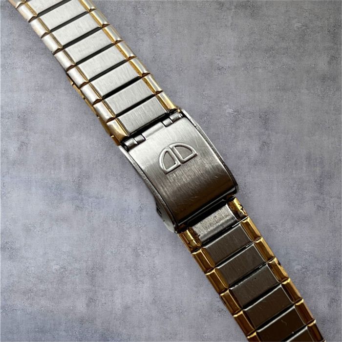 Doxa дамски швейцарски часовник с позлата