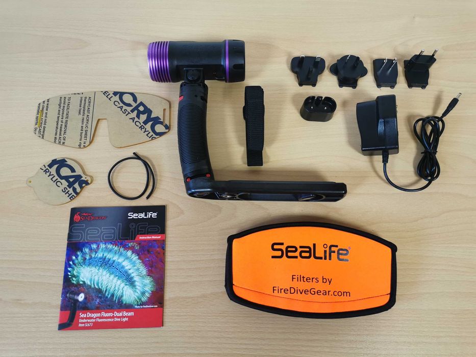 Осветление за наблюдение при гмуркане и флуоресцентна фотография