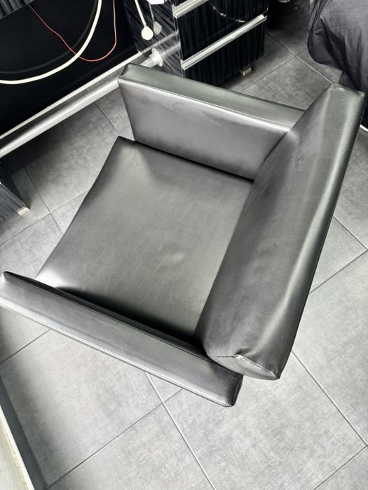 Черен фризьорски стол