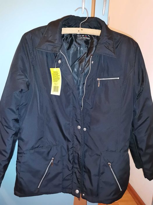 Vând jachetă nouă de damă pentru călărie