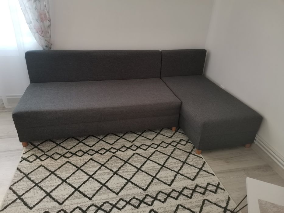 Vând  colțar extensibil și set living canapea+fotoiu+masuta