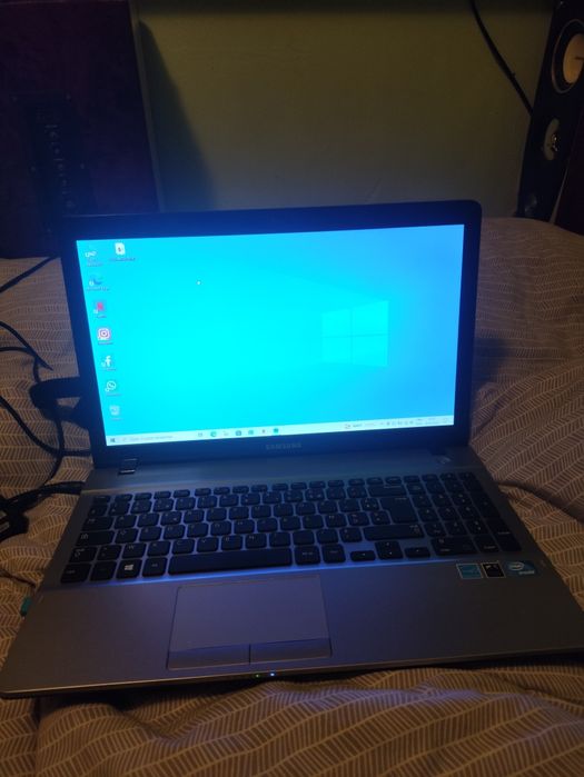 Un leptop Samsung de vânzare