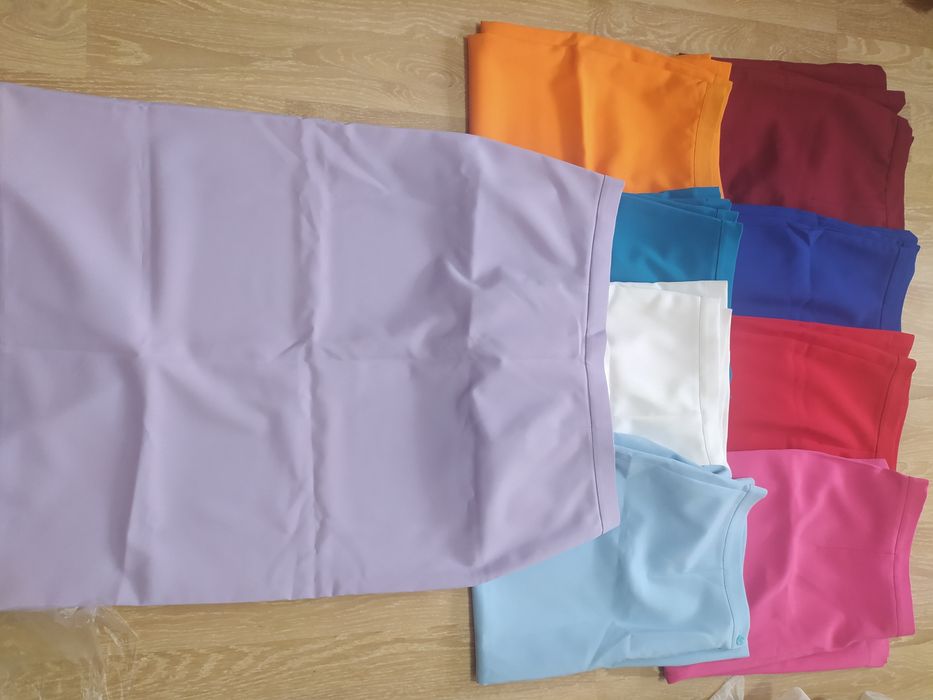 Юбка цена 1500, размер 46, 54.