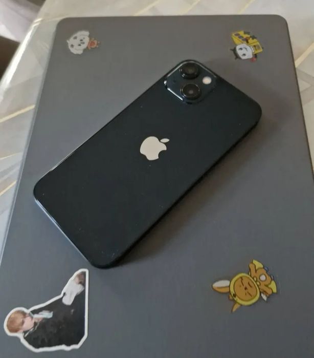 Продам Iphone 13