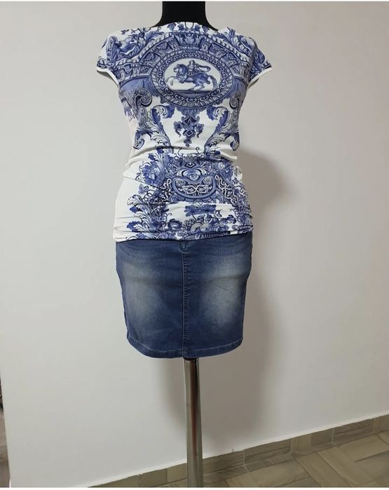 Fusta de blugi, model cu buzunare laterale si la spate, mas. XL