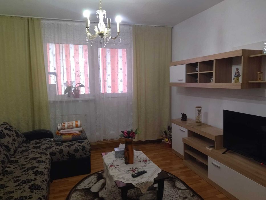 Inchiriez Apartament 2 camere, etaj 2, balcon închis
