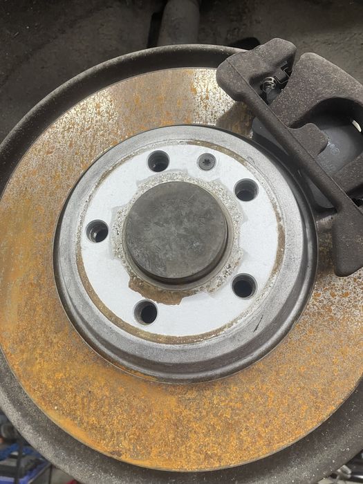 Audi a3 a4 a5 a6 a7 дискове с накладки  на 500 км  чисто нови