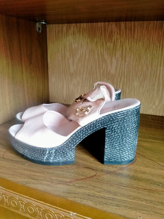 Туфли почти новые