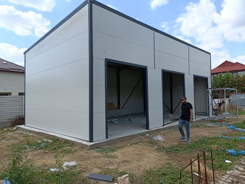 Hala pe structura metalica invelit cu panouri sandwich 7x12x5m