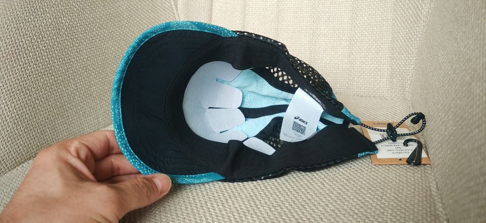Нови ASICS шапки