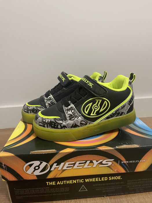 Кроссовки - ролики heelys