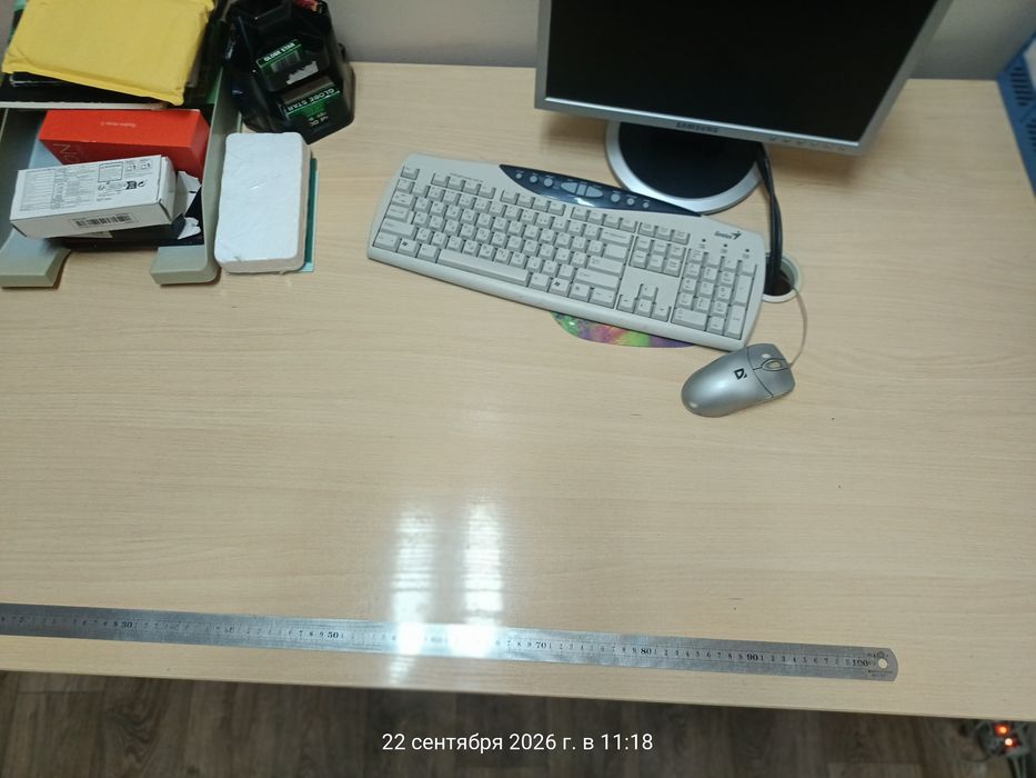 Срочно продам стол офисный