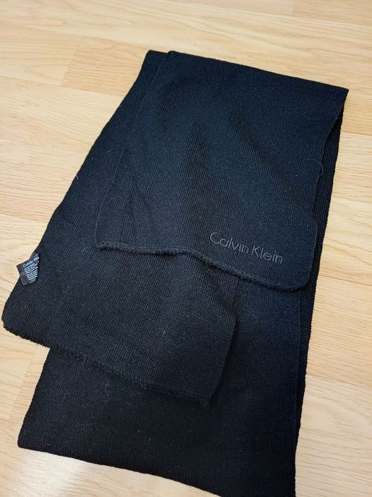 Calvin Klein черен шал унисекс