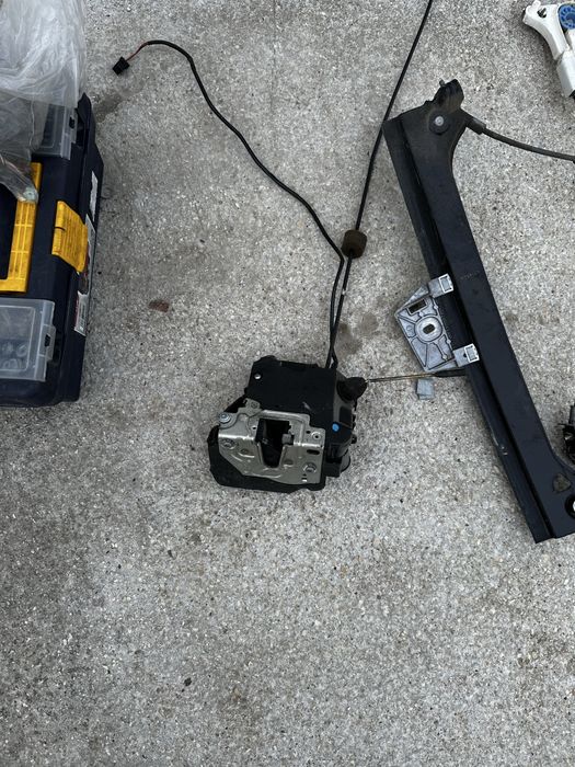 Части за CLK W209