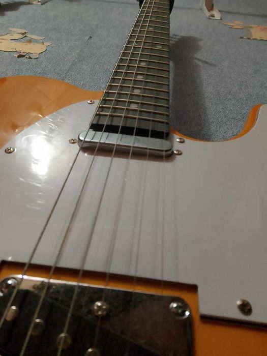 Продам электрогитару