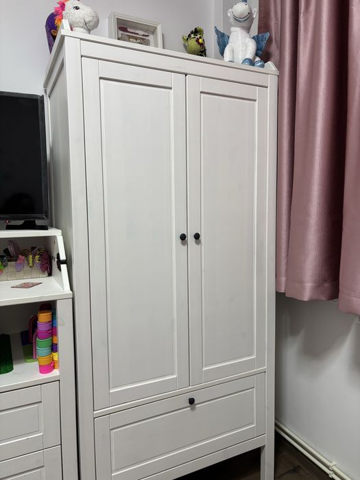 Set comoda (masa de infasat) + dulap haine