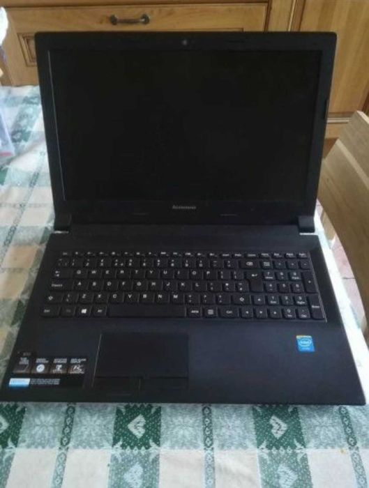 Продавам Lenovo лаптоп