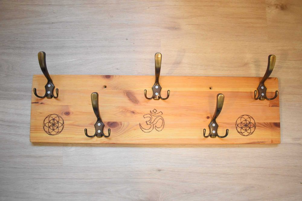 дървена закачалка