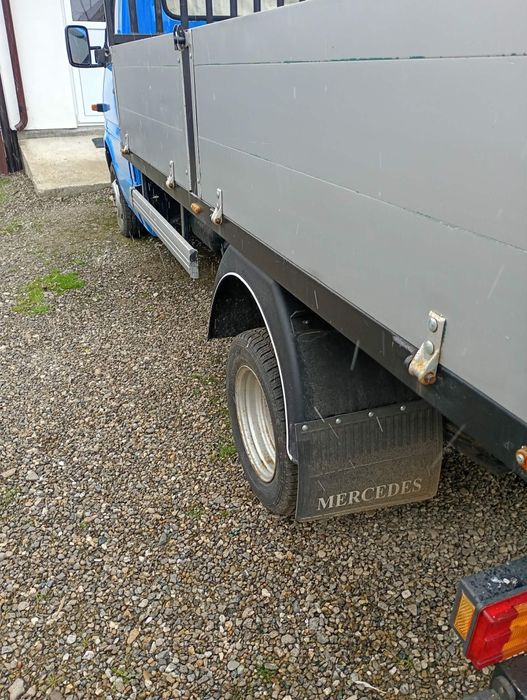 Vând Mercedes sprinter