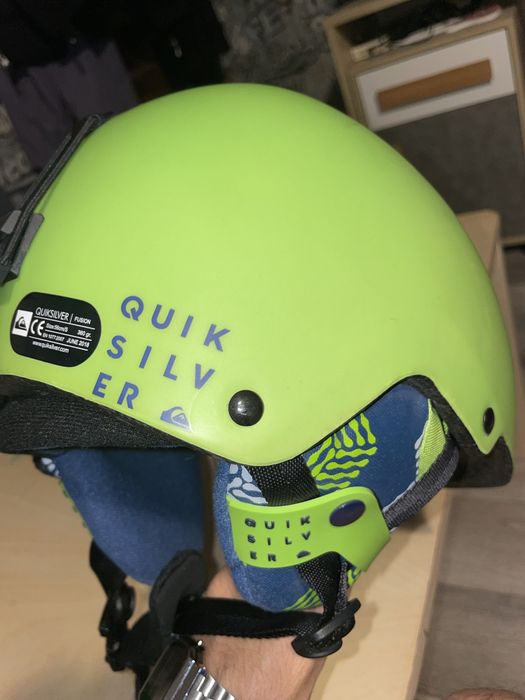 Каска и очила quicksilver