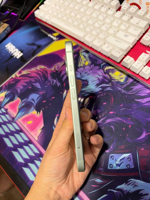 Продам IPhone 15