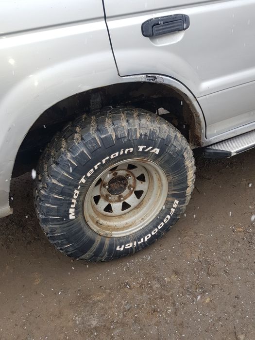 Dezmembrez sau vand mitsubishi pajero motor 2.5