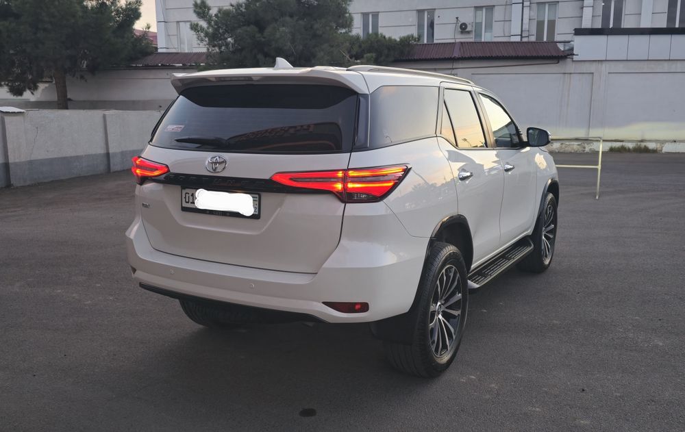 Toyota Fortuner  2022 4х4