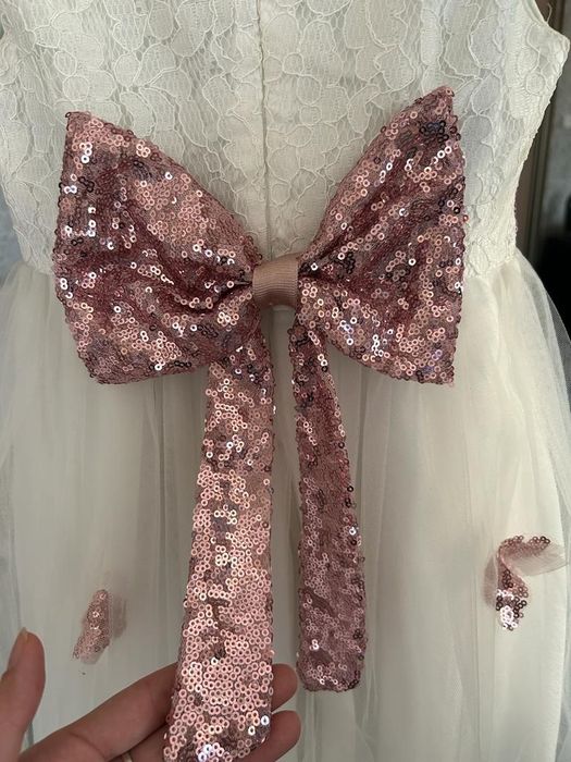 Платье на девочку