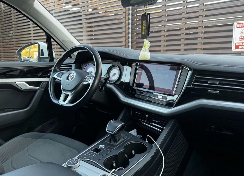 VOLKSWAGEN Touareg 2019 — imagine 2