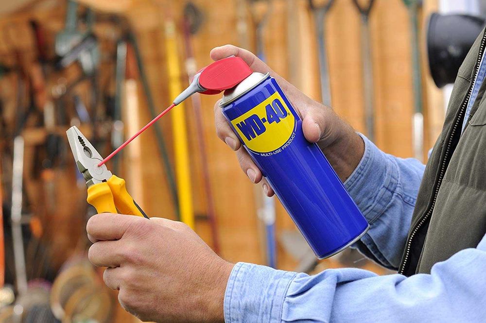 Мултифункционален спрей-техническа смазка WD-40