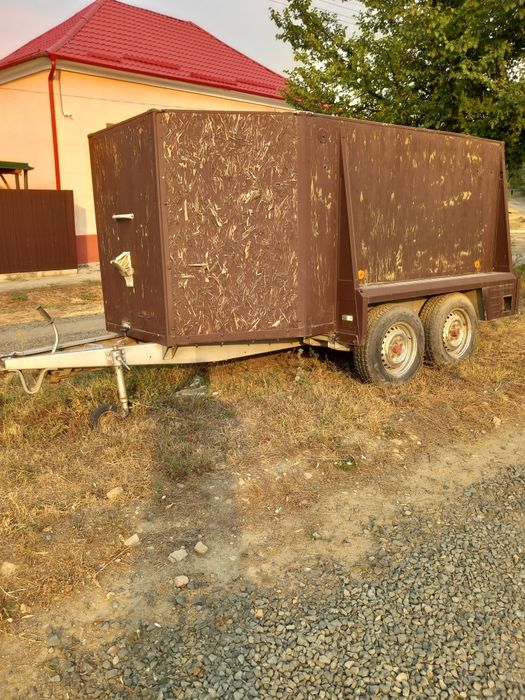 Remorca vând sau schimb cu una de 750 kg