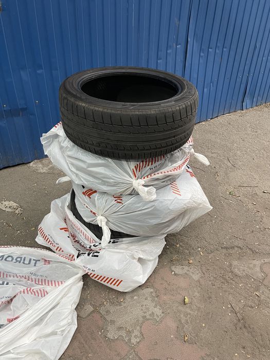 Резина TREANGLE срочно продаю 235/45/18