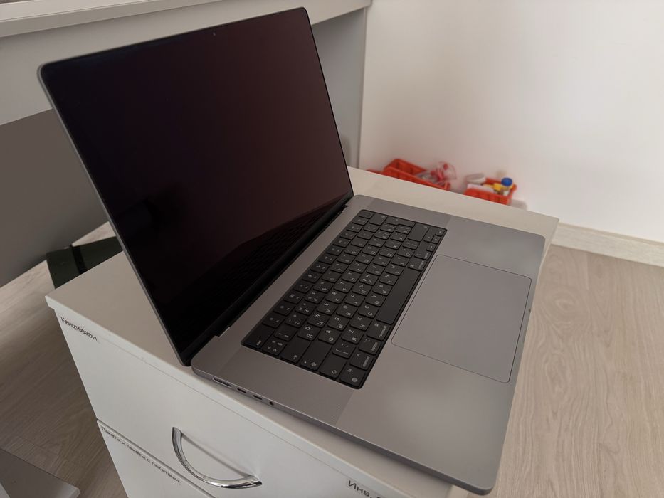 MacBook Pro 16', M1 Pro, 16 Gb RAM 2021