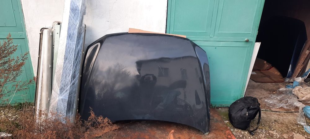 Преден капак фолксваген б8.