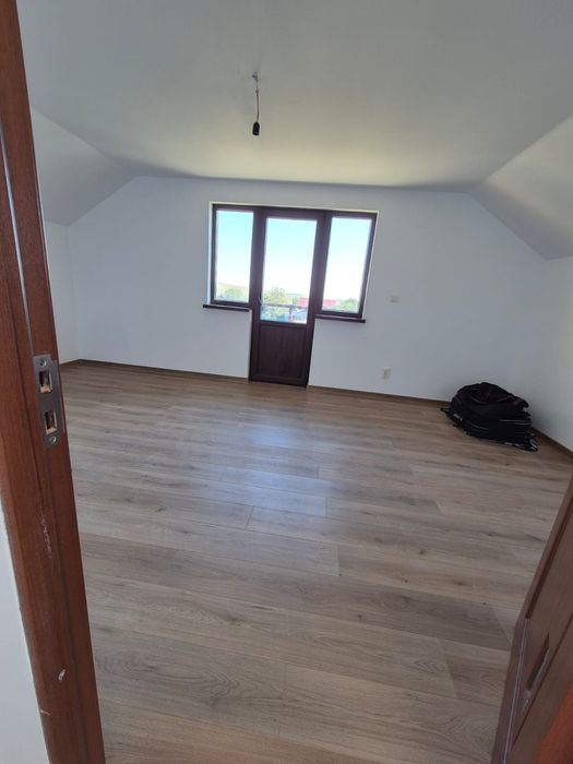 Vând casa P+1 cu dublu  front stradal