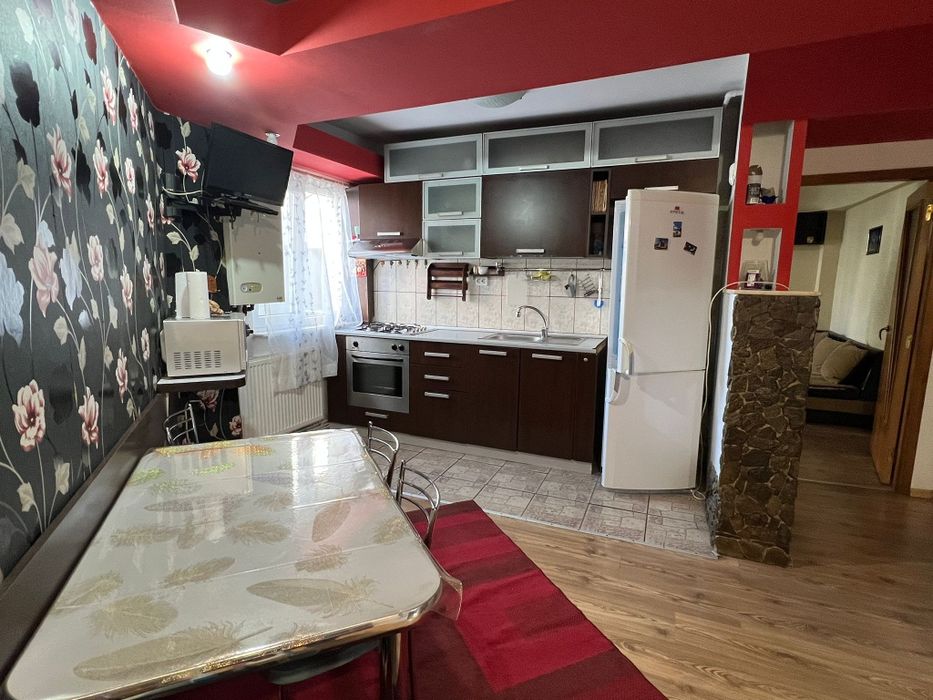 Vând apartament 2 camere Topoloveni
