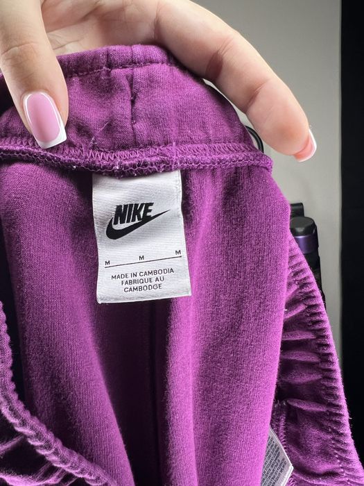 Дамски спортен комплект Nike