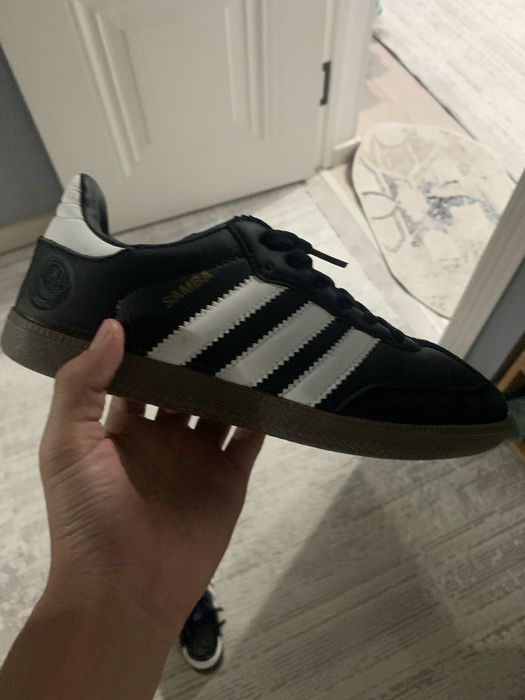 Кроссовки adidas samba почти новые