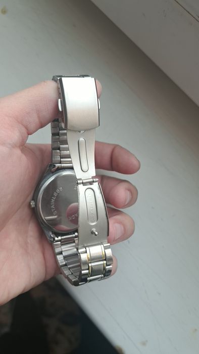 Soat  sotiladi Rolex